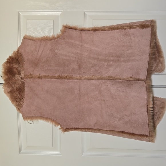 NWT LOFT Reversible Faux Fur Vest - Picture 2 of 4